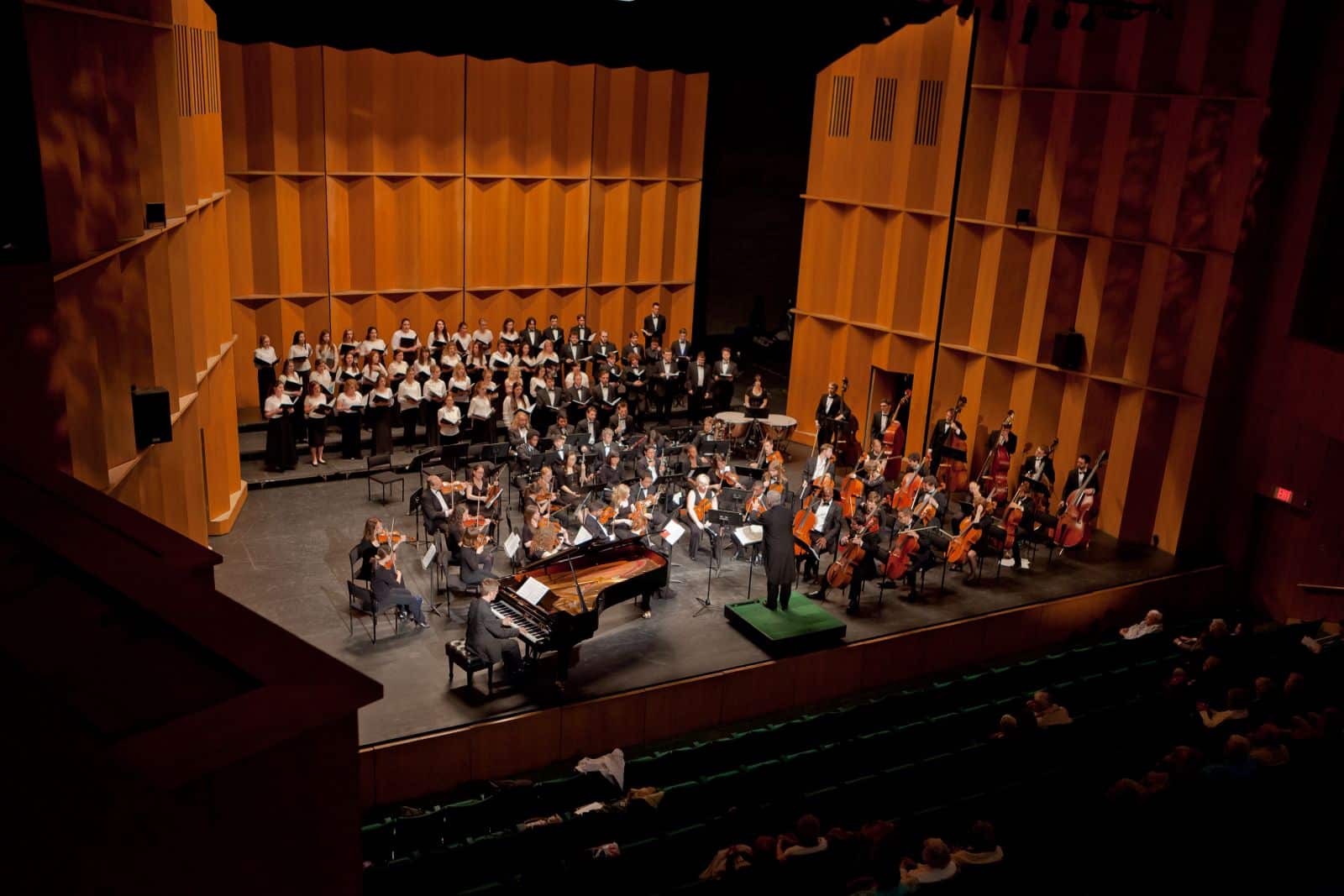 Performing arts venue near Sarasota and Longboat Key