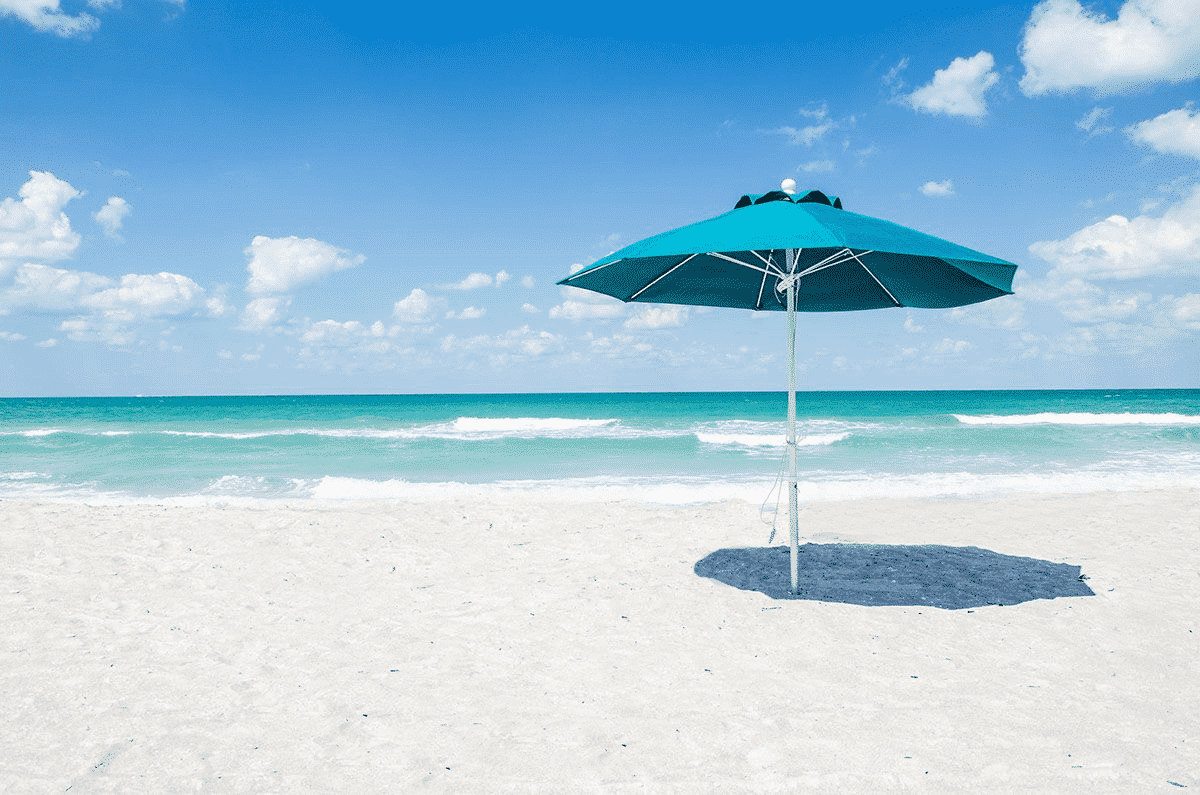 White sandy beach on Longboat Key
